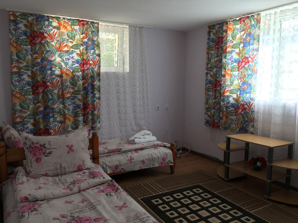 Triglav Edelweiss Guest House Pavel Banya Bagian luar foto