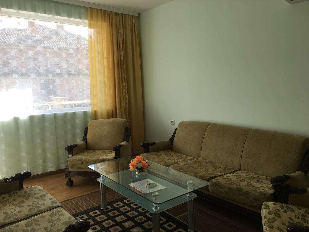 Triglav Edelweiss Guest House Pavel Banya Bagian luar foto