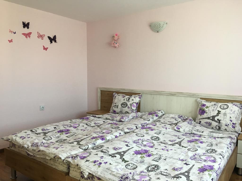 Triglav Edelweiss Guest House Pavel Banya Bagian luar foto