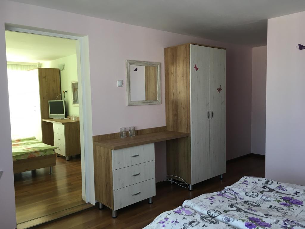 Triglav Edelweiss Guest House Pavel Banya Bagian luar foto