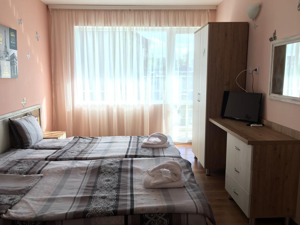 Triglav Edelweiss Guest House Pavel Banya Bagian luar foto